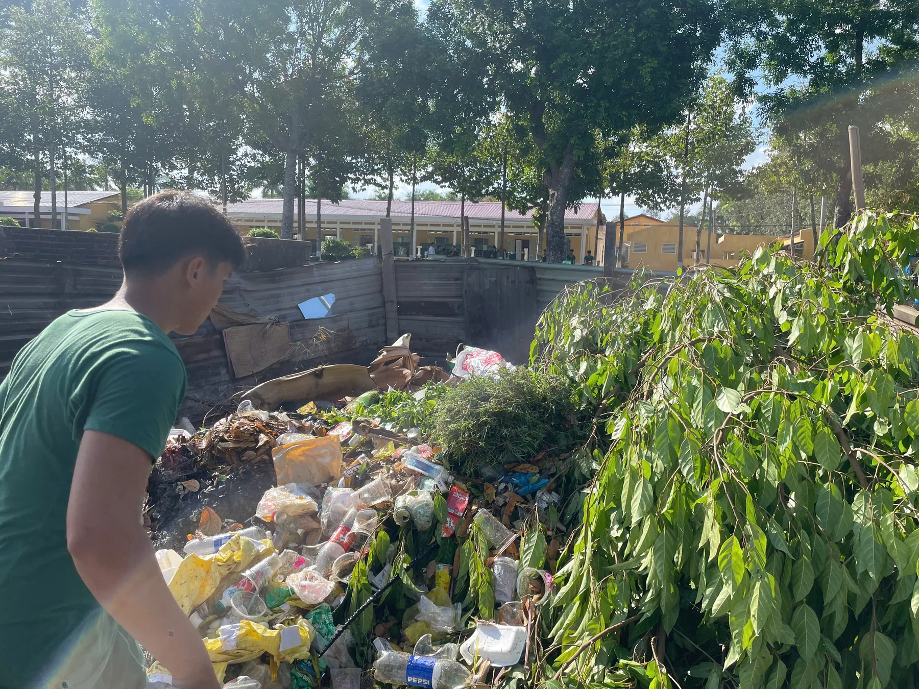 Mixed waste documented at the Soc Trang pilot site